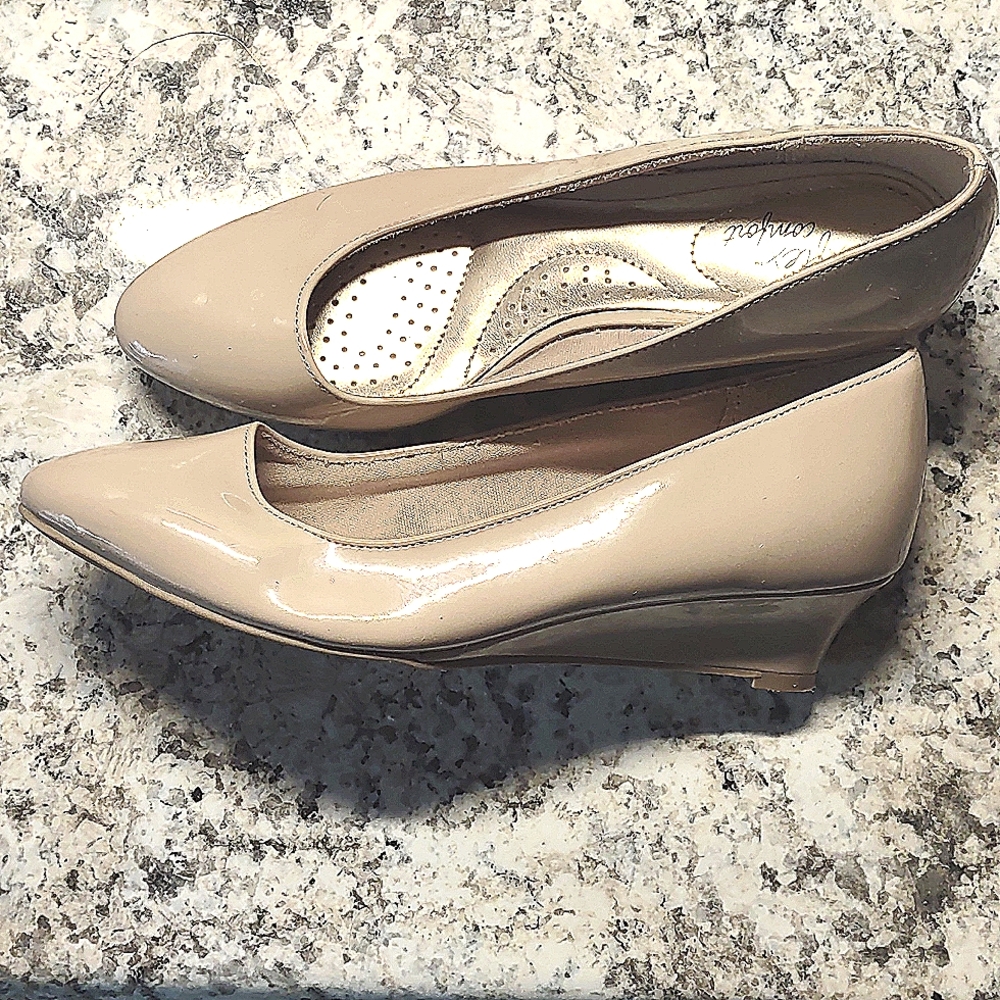 Dexflex Comfort, size 6, beige wedge